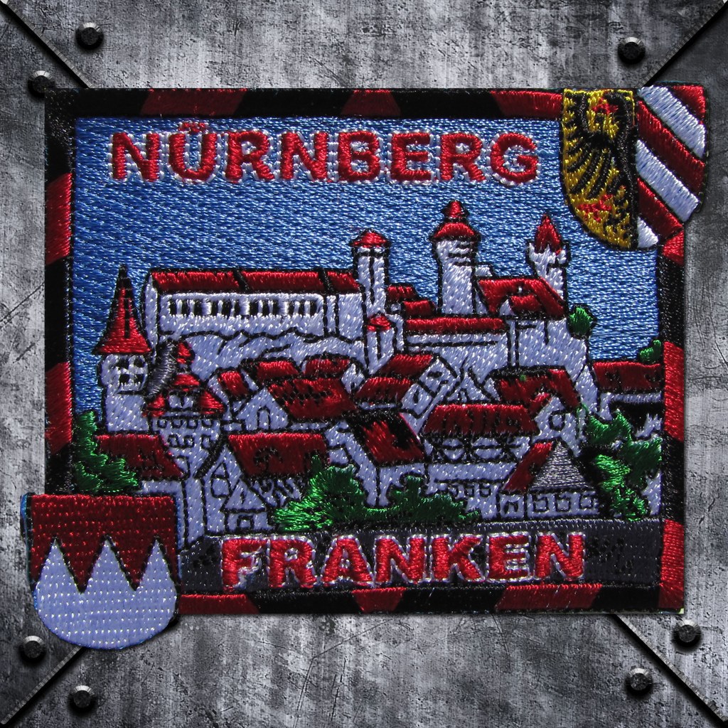 Aufnäher 'Nürnberg Franken' Burg - blauer Himmel