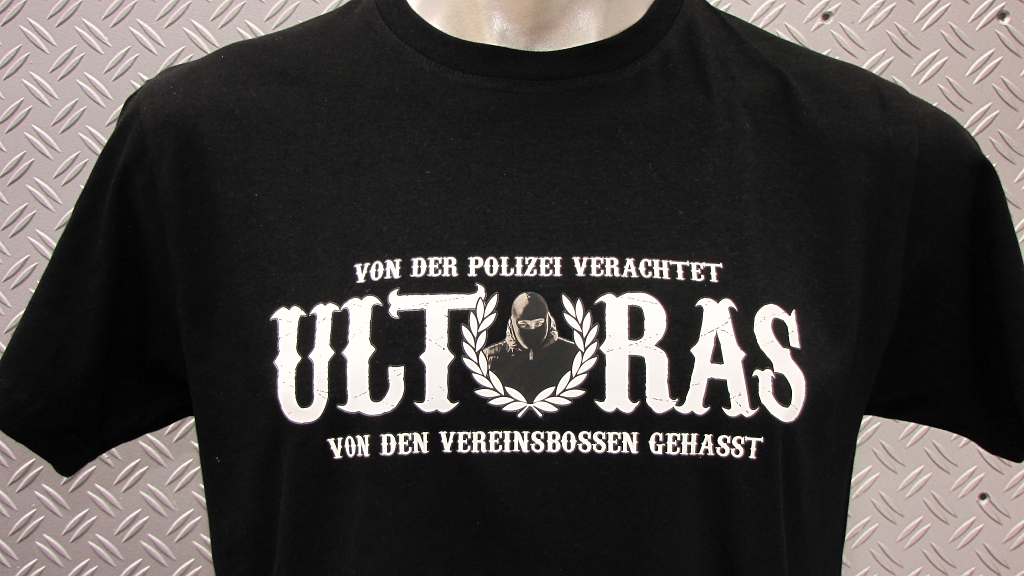 T-Shirt einseitig bedruckt  Ultras von der Polizei verachtet