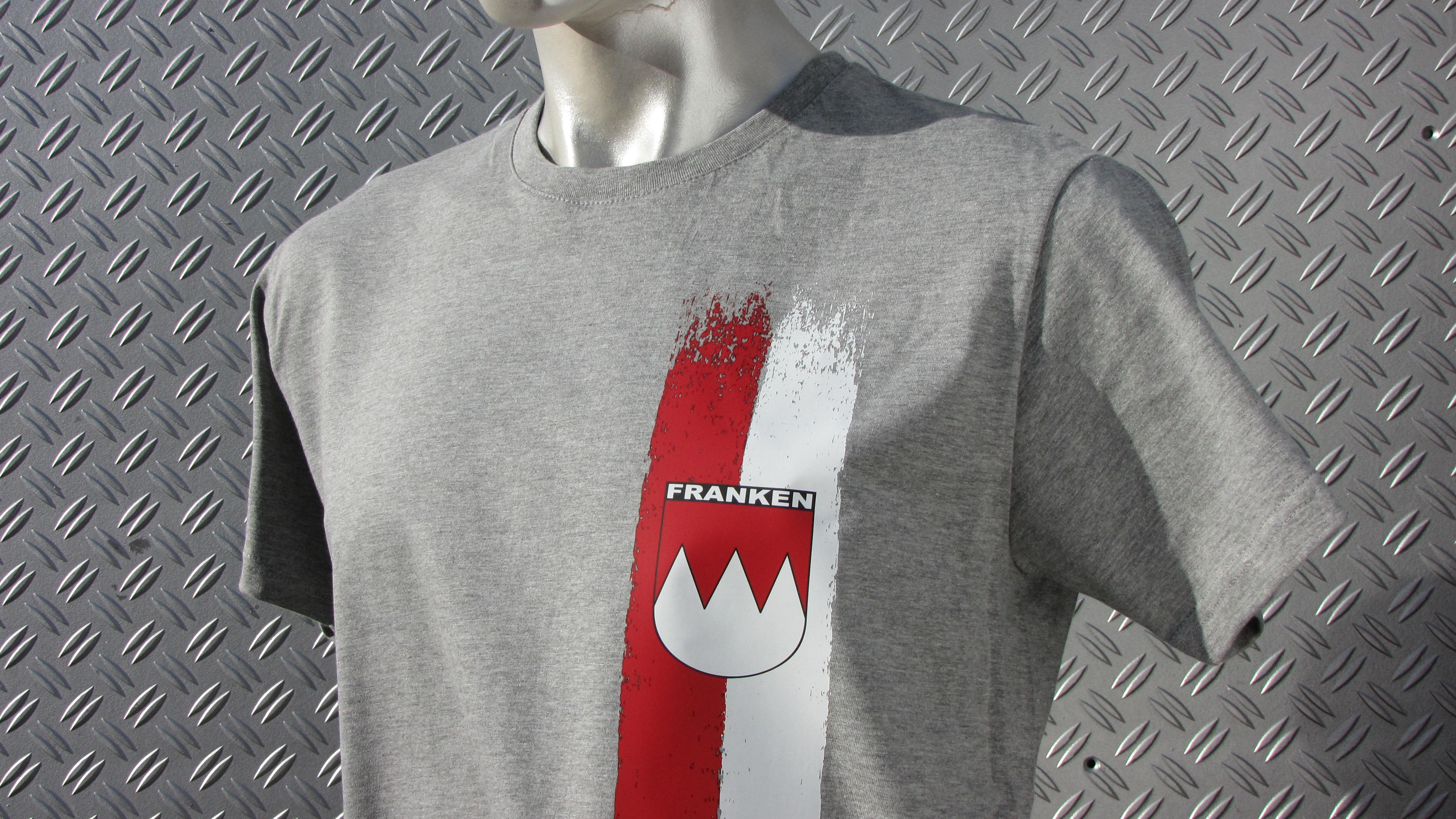 T-Shirt einseitig bedruckt  Franken Vintage Streifen   grau meli